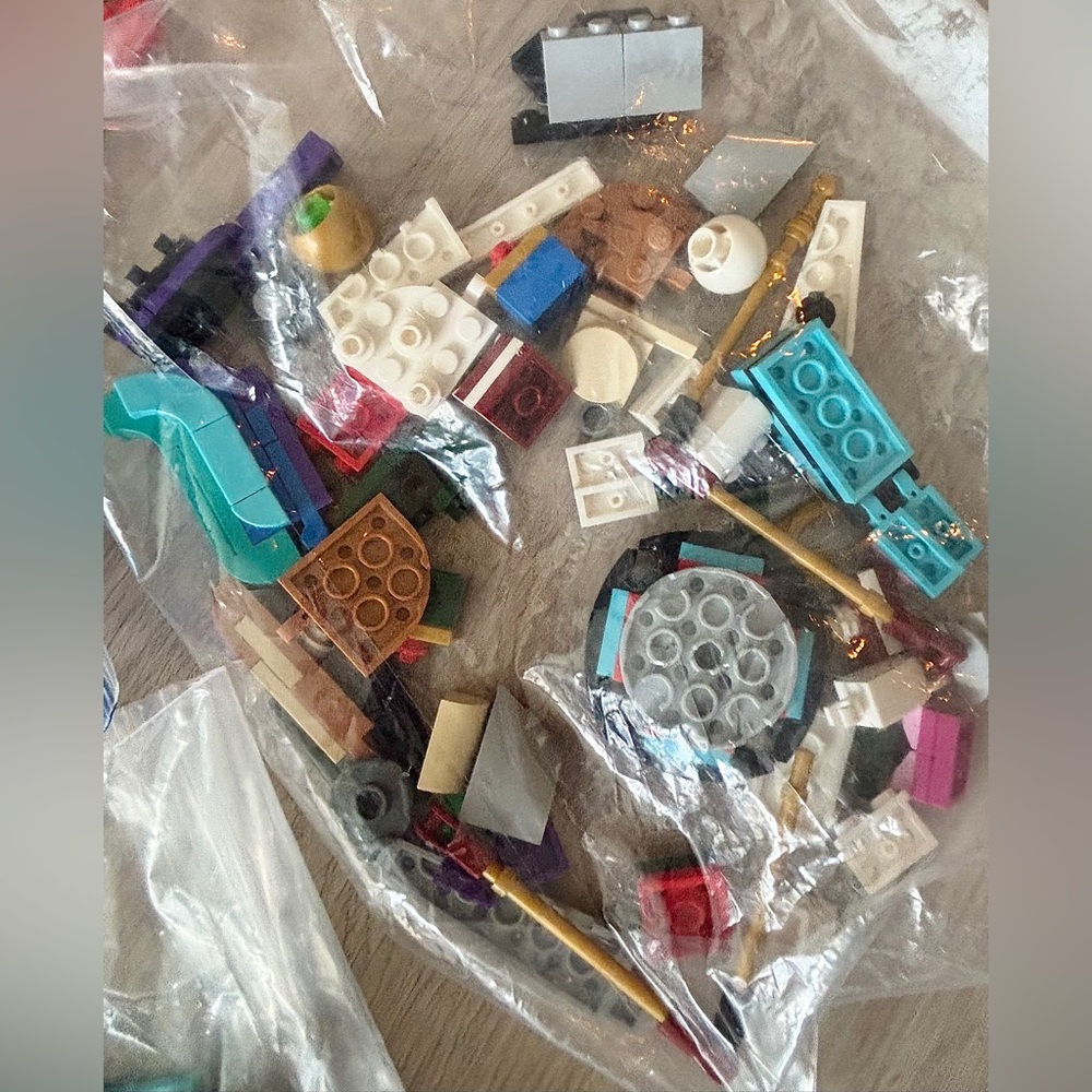 3.5lbs Assorted Lego Sets & People - Complete & Mostly Complete - Picture 12 of 12